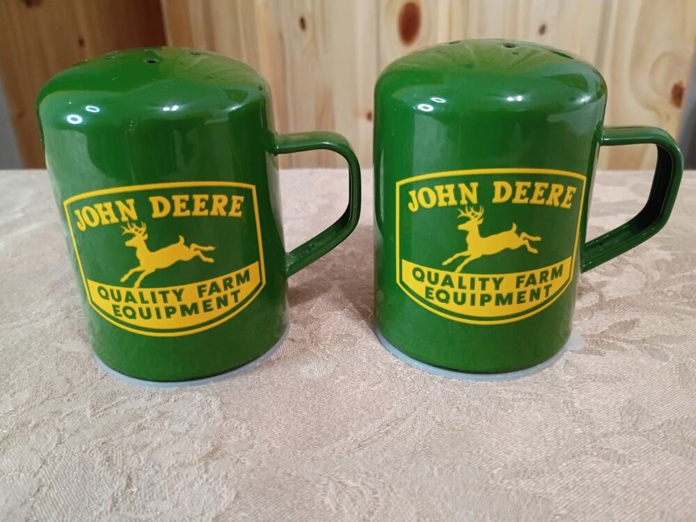 VTG John Deere Salt Pepper Metal 4" Shakers Sunbelt Green Set Farm Country